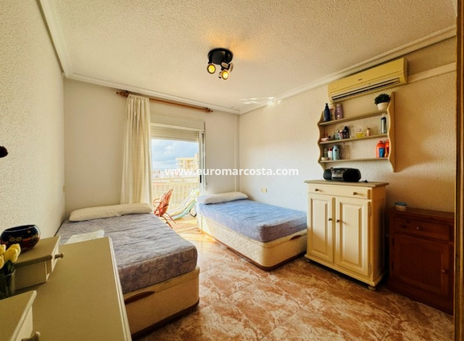 Sale - Apartment / flat - La Mata