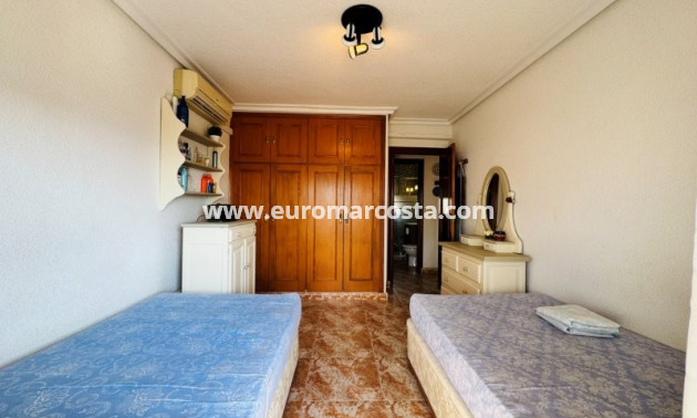 Sale - Apartment / flat - La Mata