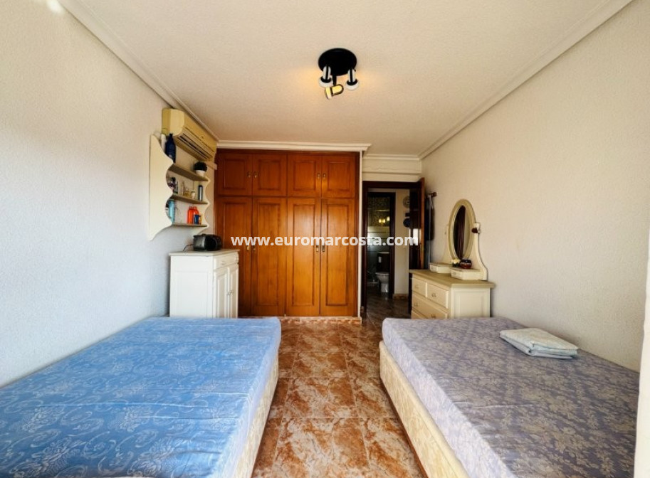 Sale - Apartment / flat - La Mata