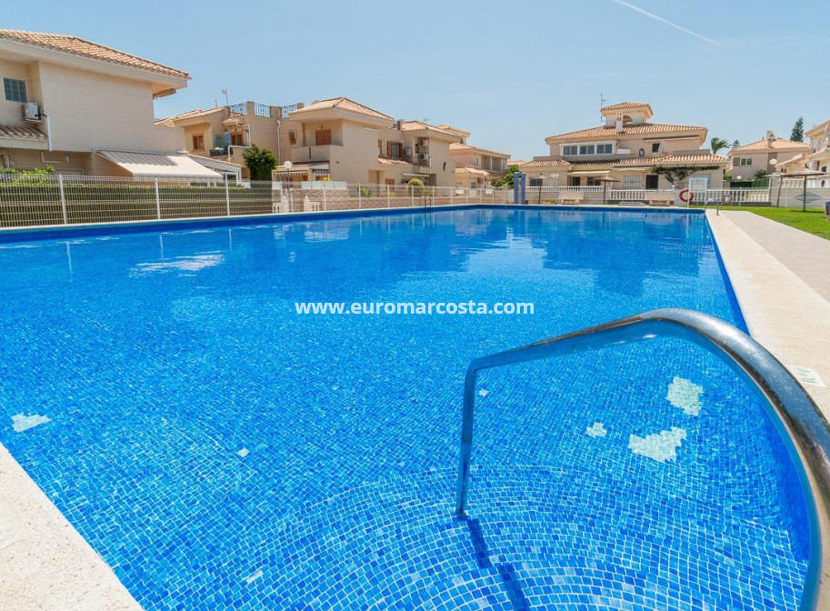 Venta - Chalet - Orihuela Costa