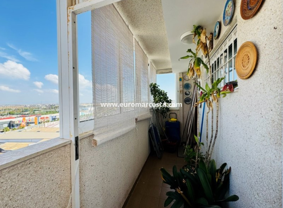 Objekte zum Wiederverkauf - Wohnung - Torrevieja - TORREVIEJA