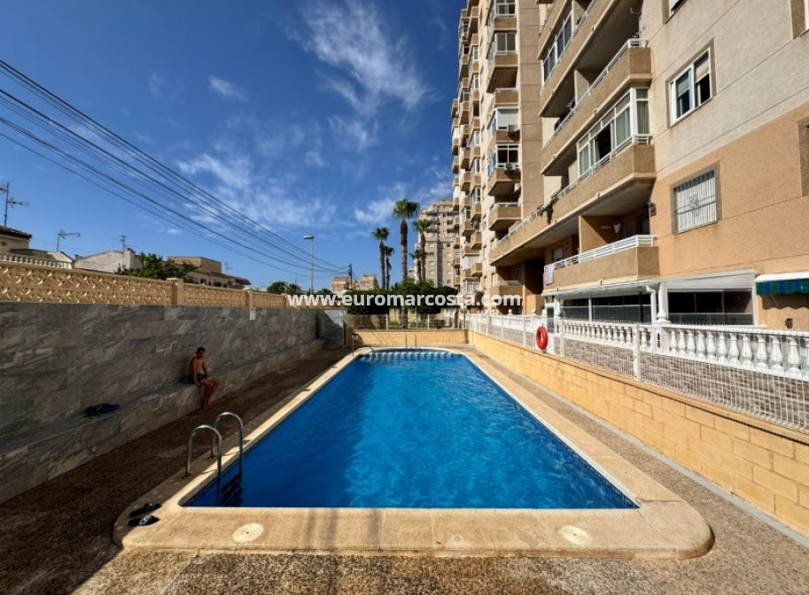 Objekte zum Wiederverkauf - Wohnung - Torrevieja - TORREVIEJA