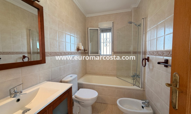 Objekte zum Wiederverkauf - Villa Detached - Benijofar - Benimar