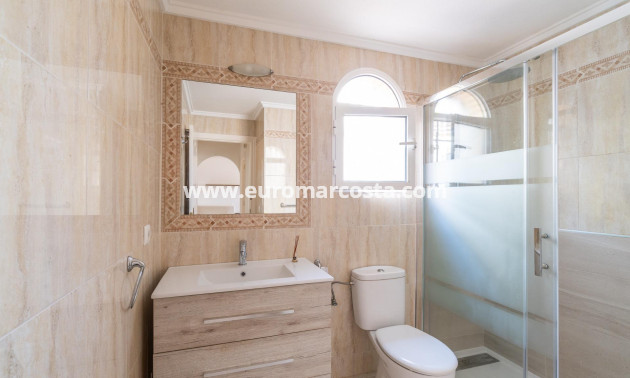 Objekte zum Wiederverkauf - Bungalow - Orihuela Costa
