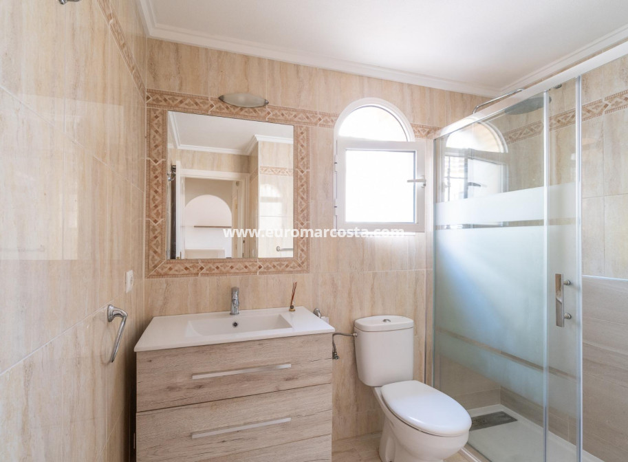 Objekte zum Wiederverkauf - Bungalow - Orihuela Costa
