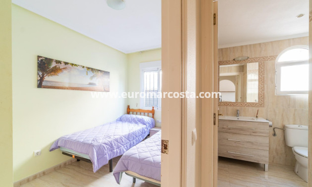 Objekte zum Wiederverkauf - Bungalow - Orihuela Costa