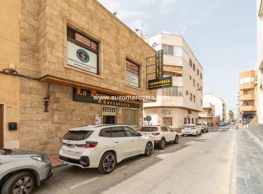 Objekte zum Wiederverkauf - Kommerziell - Torrevieja - TORREVIEJA