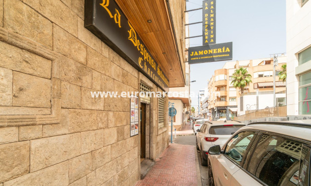 Objekte zum Wiederverkauf - Kommerziell - Torrevieja - TORREVIEJA