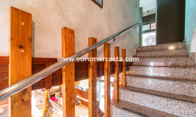 Objekte zum Wiederverkauf - Kommerziell - Torrevieja - TORREVIEJA