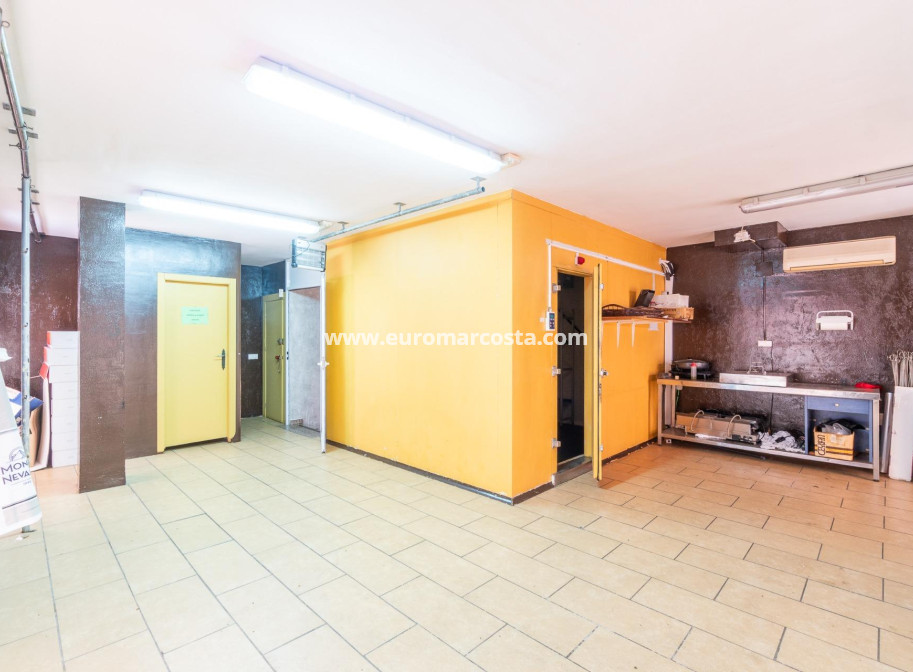 Objekte zum Wiederverkauf - Kommerziell - Torrevieja - TORREVIEJA