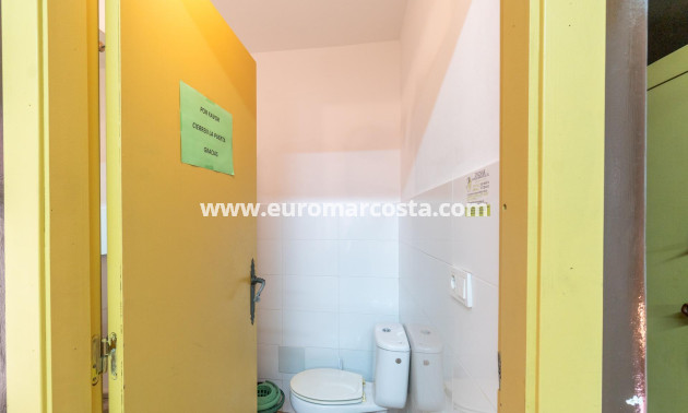 Objekte zum Wiederverkauf - Kommerziell - Torrevieja - TORREVIEJA