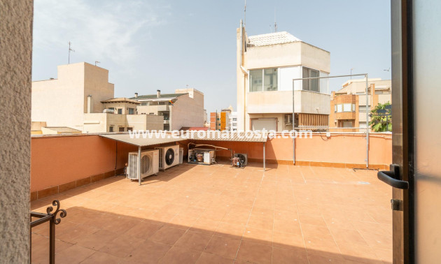 Objekte zum Wiederverkauf - Kommerziell - Torrevieja - TORREVIEJA