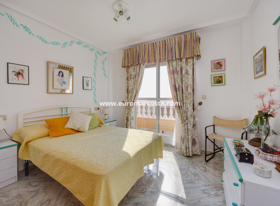 Objekte zum Wiederverkauf - Wohnung - Torrevieja - TORREVIEJA