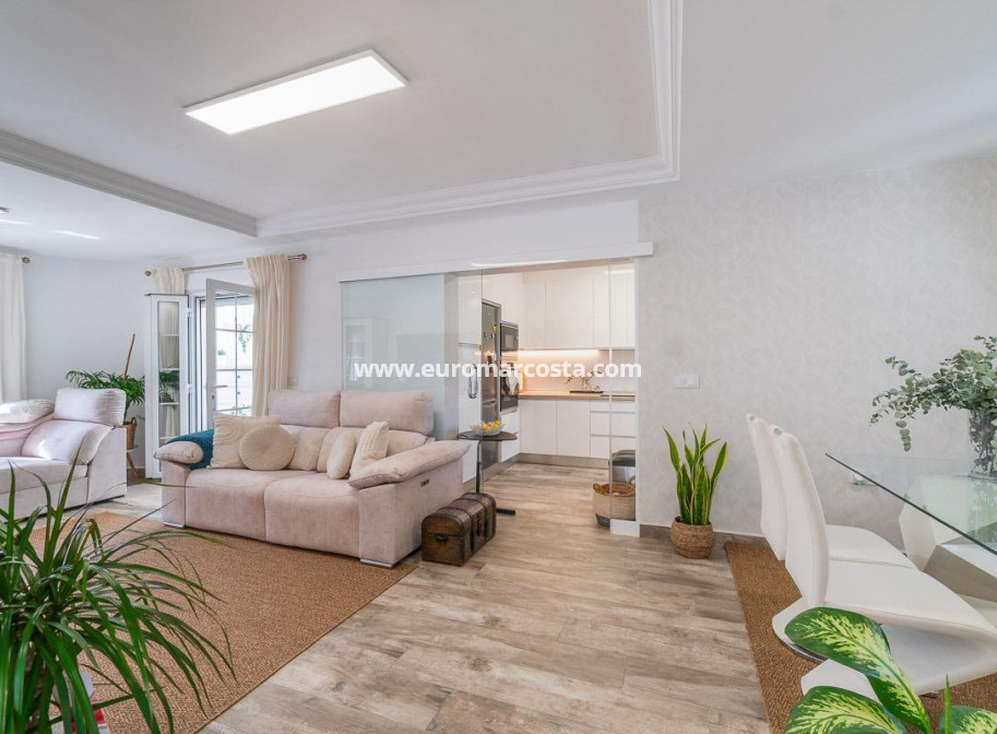Sale - Villa - San Miguel de Salinas - Orihuela Costa