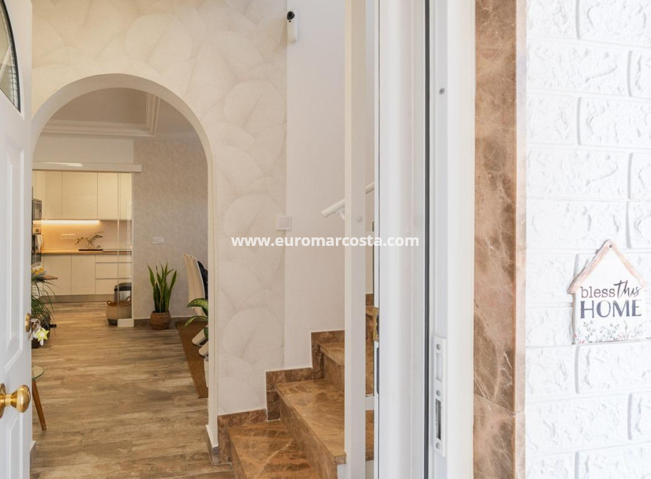 Sale - Villa - San Miguel de Salinas - Orihuela Costa
