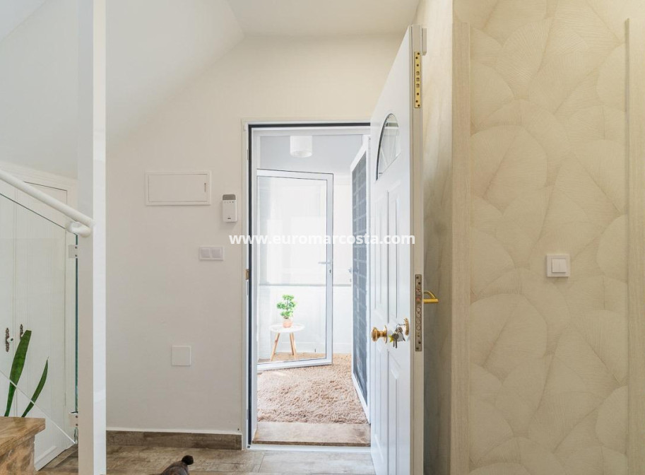 Sale - Villa - San Miguel de Salinas - Orihuela Costa