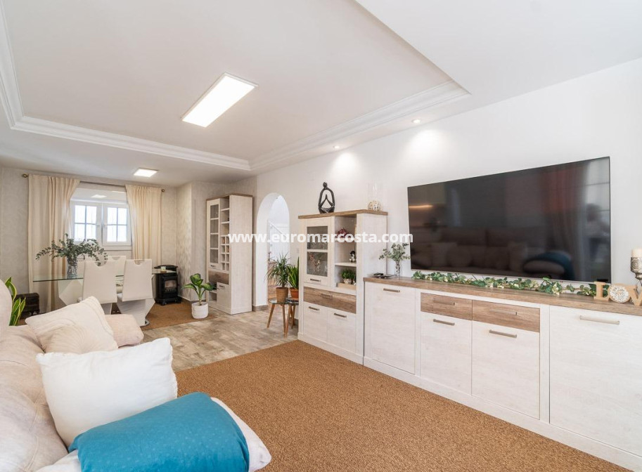 Sale - Villa - San Miguel de Salinas - Orihuela Costa