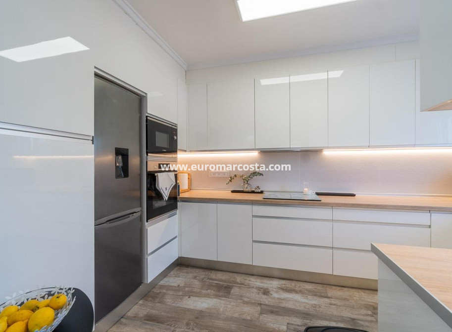 Sale - Villa - San Miguel de Salinas - Orihuela Costa
