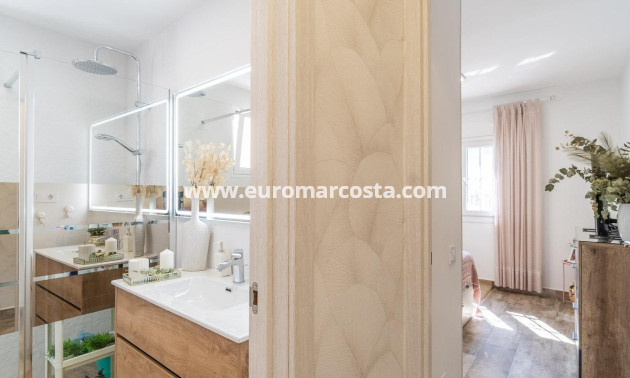 Sale - Villa - San Miguel de Salinas - Orihuela Costa