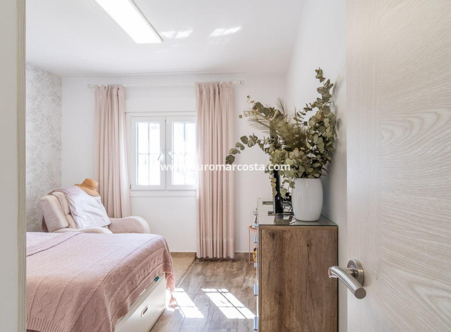 Sale - Villa - San Miguel de Salinas - Orihuela Costa