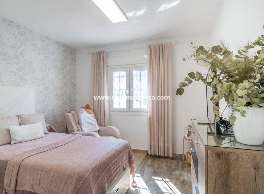 Sale - Villa - San Miguel de Salinas - Orihuela Costa