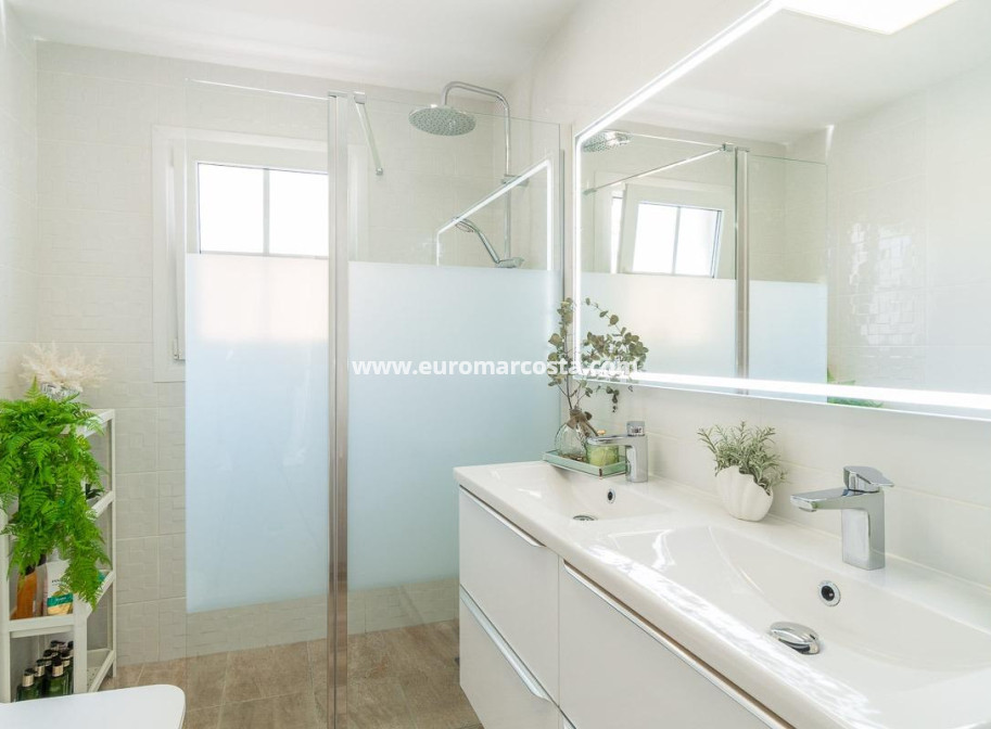 Sale - Villa - San Miguel de Salinas - Orihuela Costa