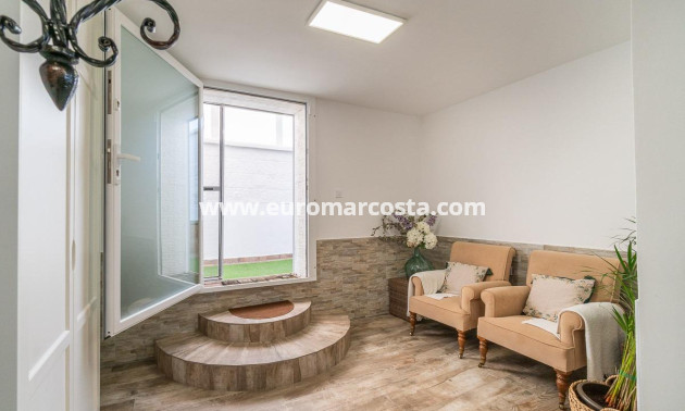 Sale - Villa - San Miguel de Salinas - Orihuela Costa