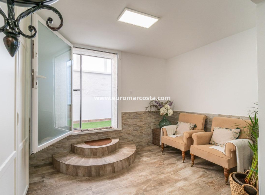 Sale - Villa - San Miguel de Salinas - Orihuela Costa