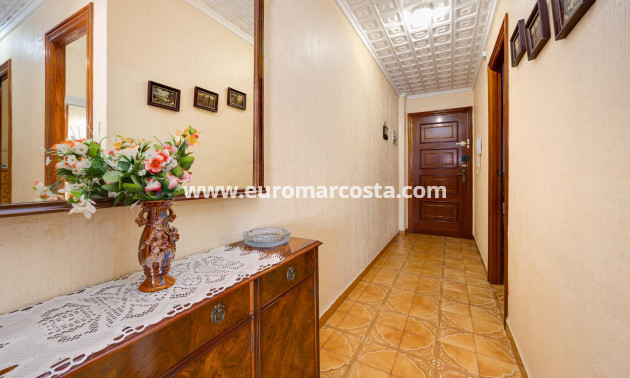 Objekte zum Wiederverkauf - Wohnung - Torrevieja - TORREVIEJA