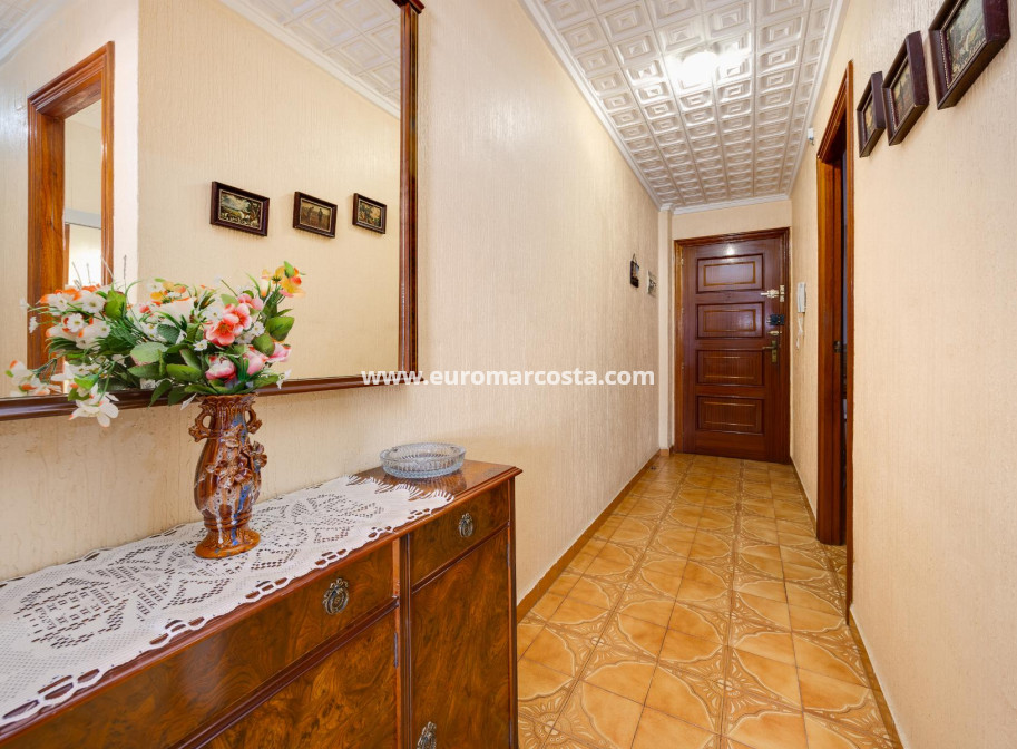 Objekte zum Wiederverkauf - Wohnung - Torrevieja - TORREVIEJA