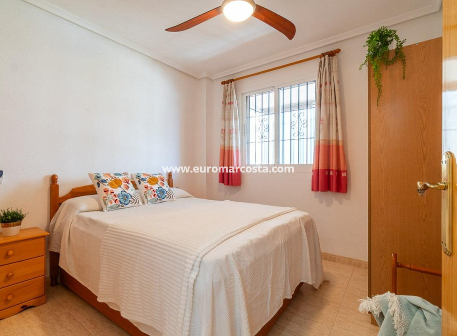 Alquiler a largo plazo - Apartamento / piso - Torrevieja - La Mata