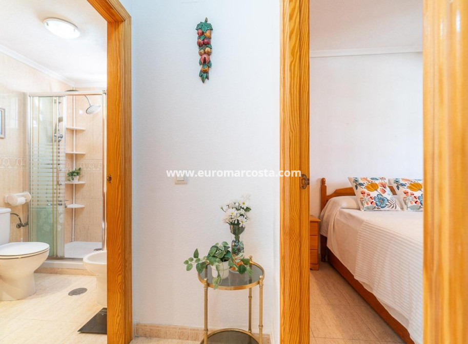 Alquiler a largo plazo - Apartamento / piso - Torrevieja - La Mata