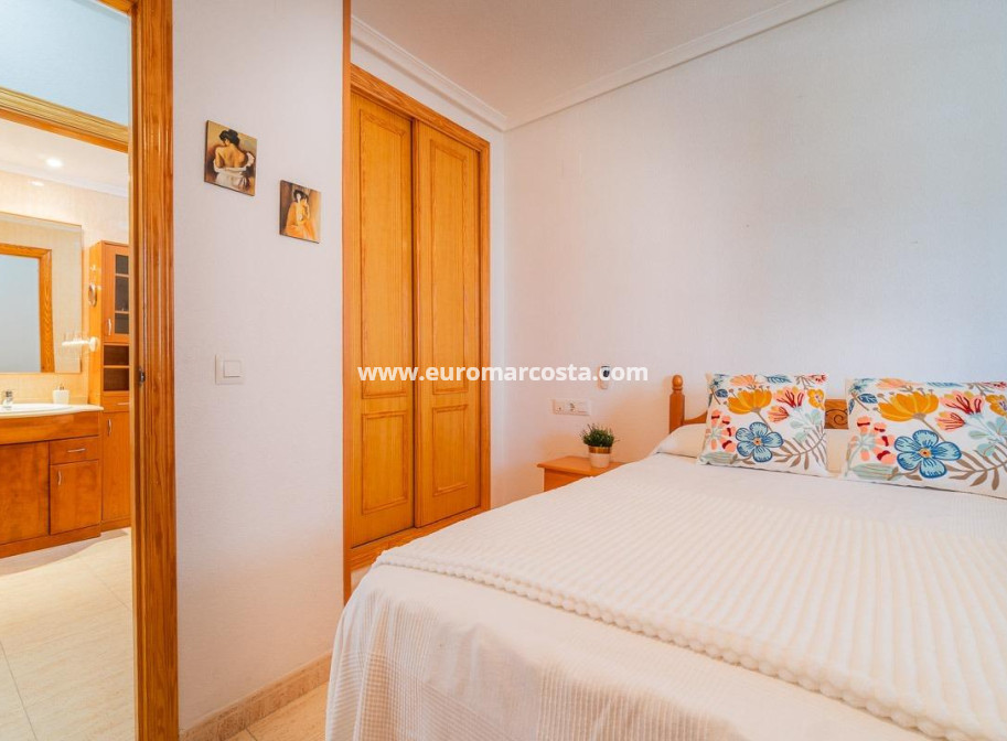 Alquiler a largo plazo - Apartamento / piso - Torrevieja - La Mata