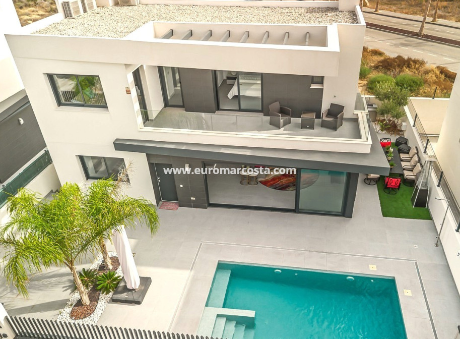 Sale - Villa - Algorfa