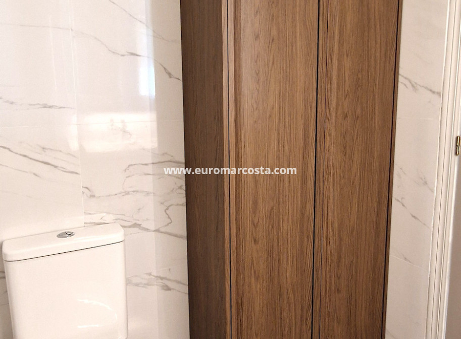 Sale - Apartment / flat - Torrevieja - TORREVIEJA