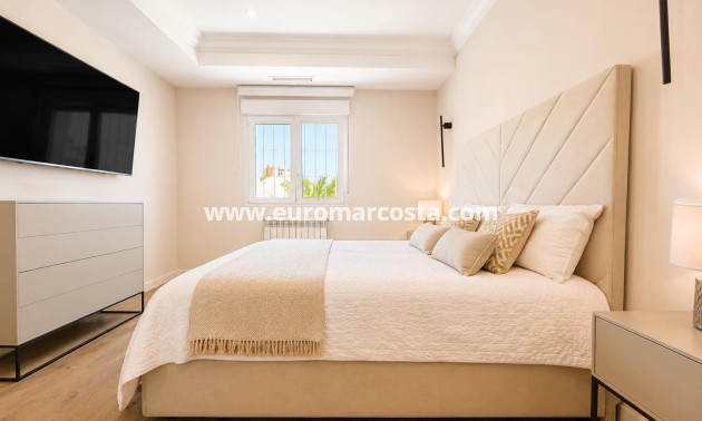 Venta - Villa - Orihuela Costa - Campoamor