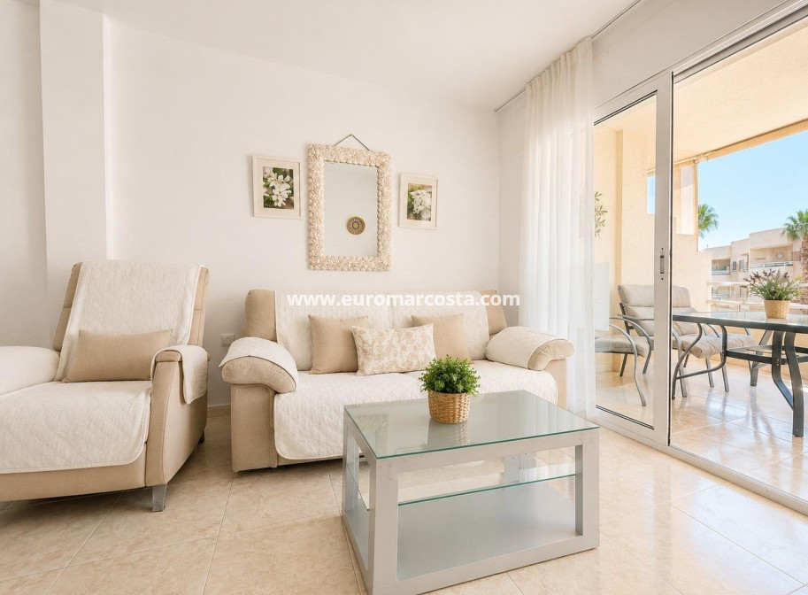 Sale - Apartment / flat - Orihuela Costa - Campoamor