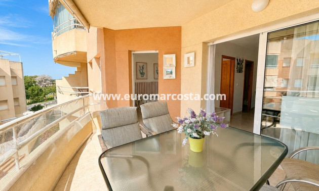 Sale - Apartment / flat - Orihuela Costa - Campoamor