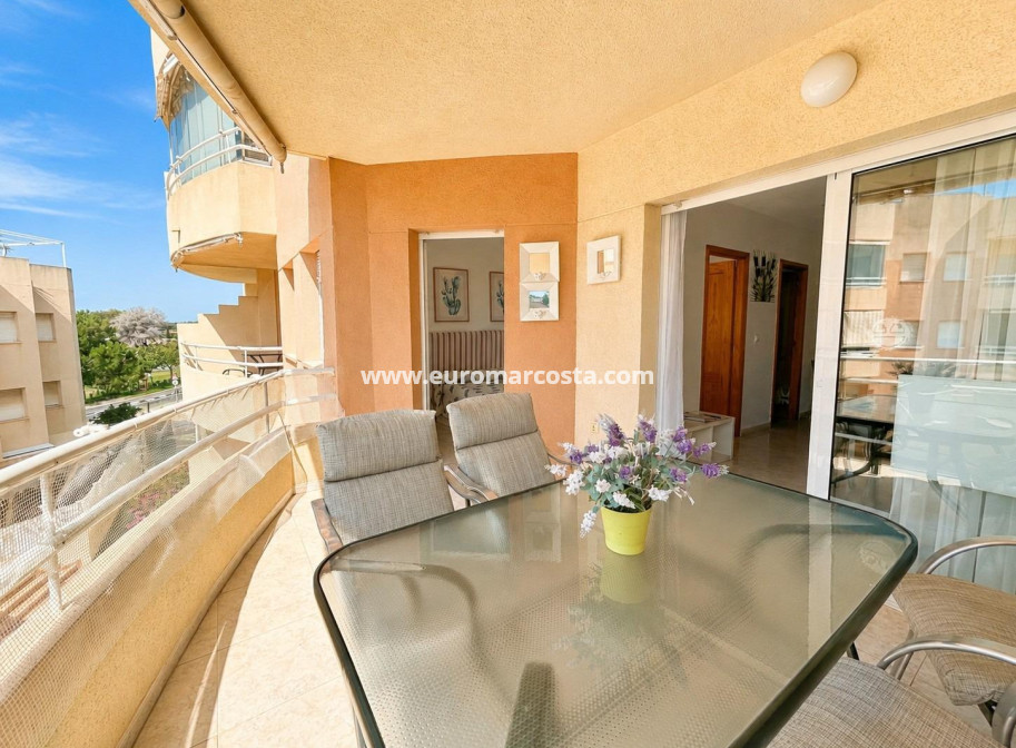 Sale - Apartment / flat - Orihuela Costa - Campoamor