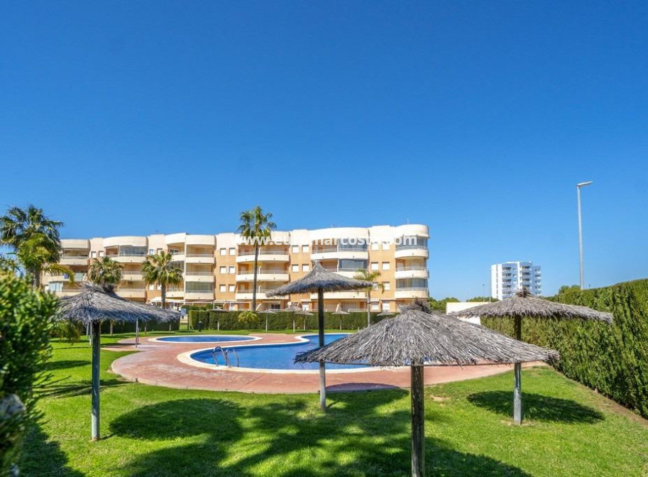 Sale - Apartment / flat - Orihuela Costa - Campoamor