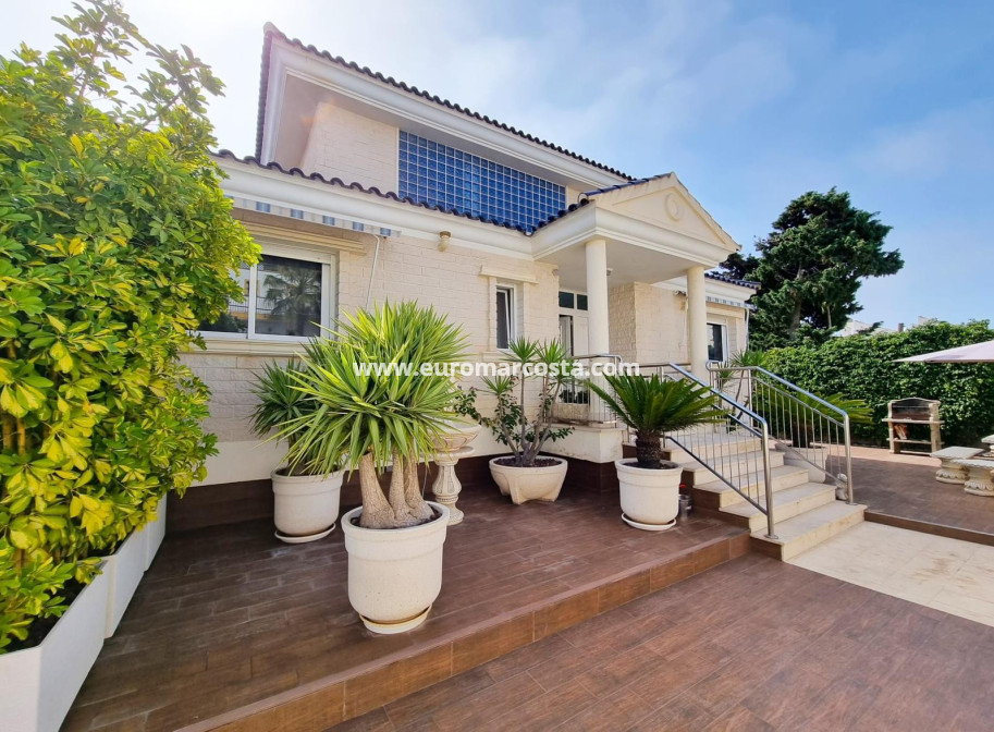Venta - - CHALET - Torrevieja - La Mata