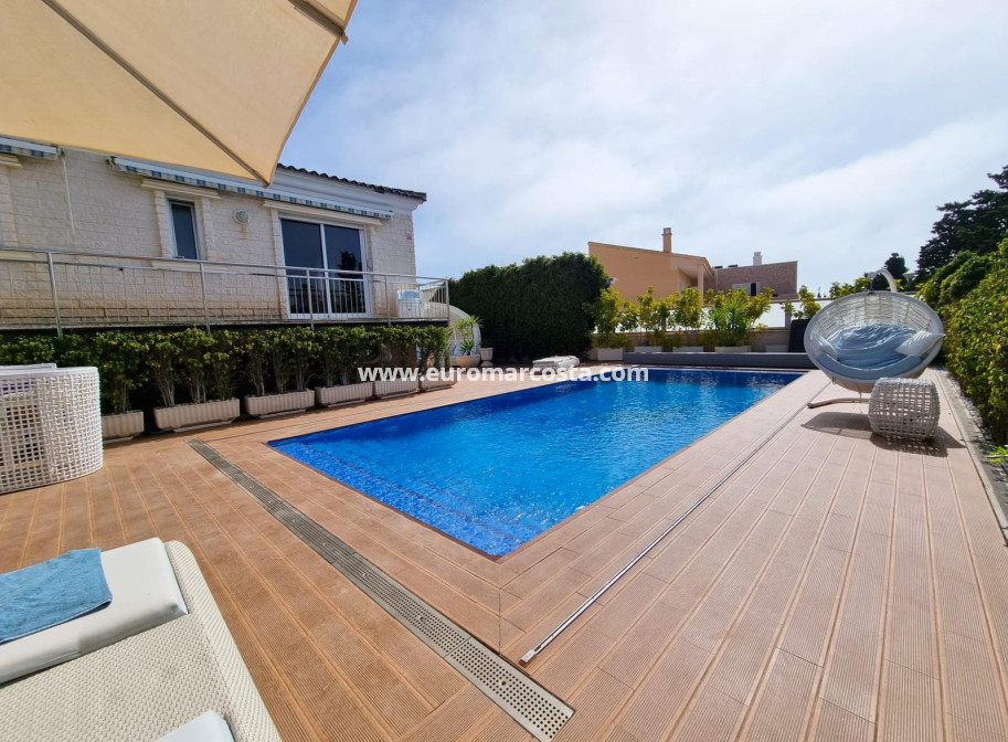 Venta - - CHALET - Torrevieja - La Mata