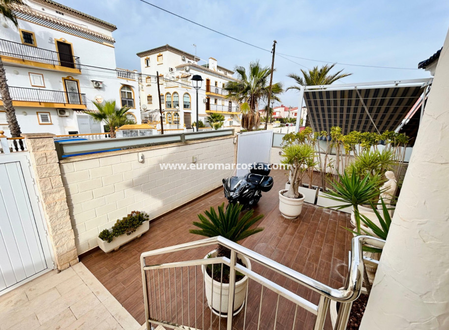 Venta - - CHALET - Torrevieja - La Mata