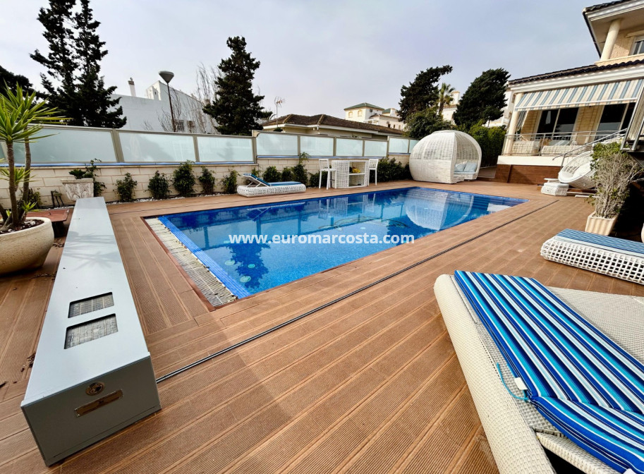 Venta - - CHALET - Torrevieja - La Mata