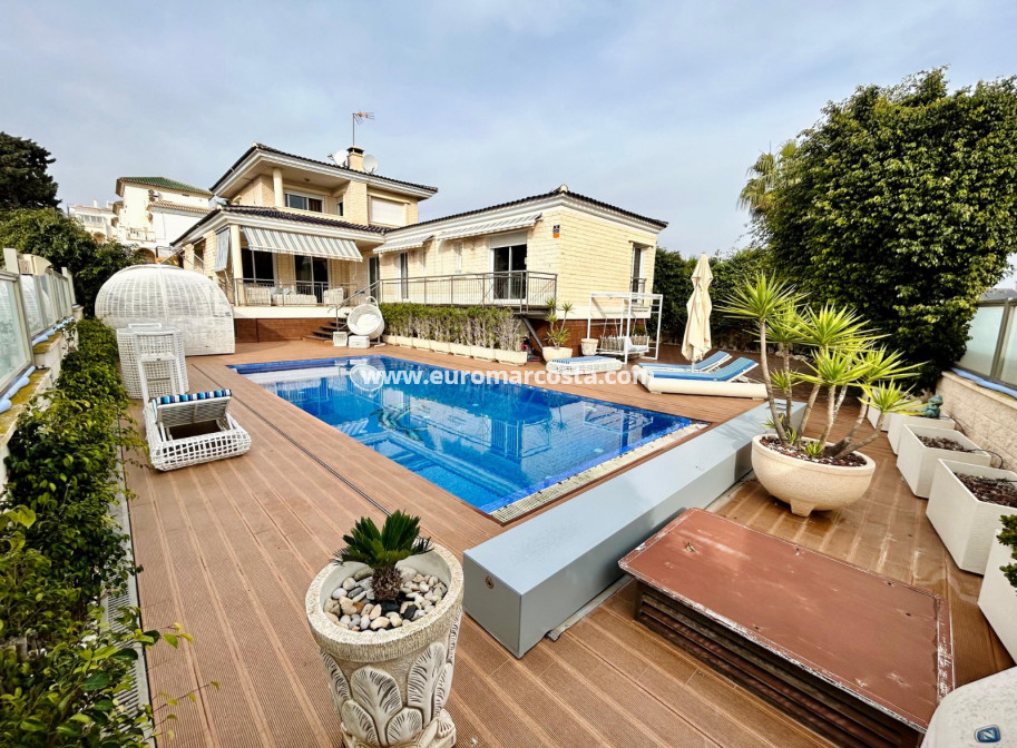 Venta - - CHALET - Torrevieja - La Mata