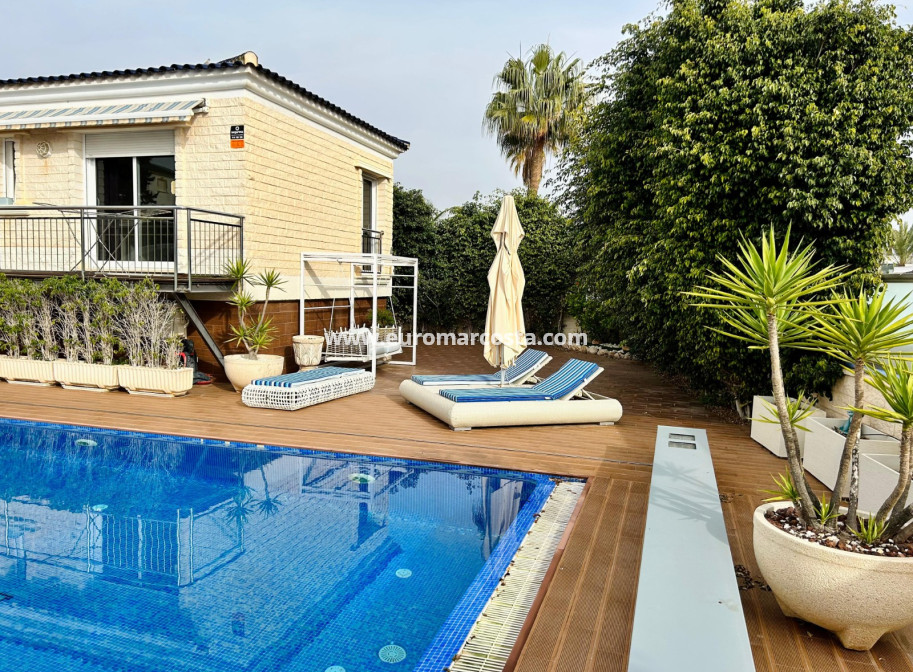 Venta - - CHALET - Torrevieja - La Mata
