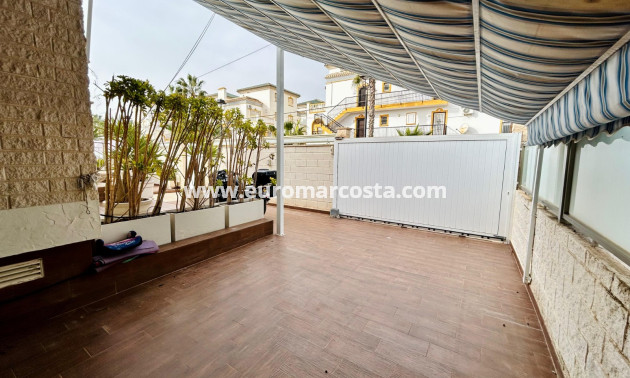 Venta - - CHALET - Torrevieja - La Mata