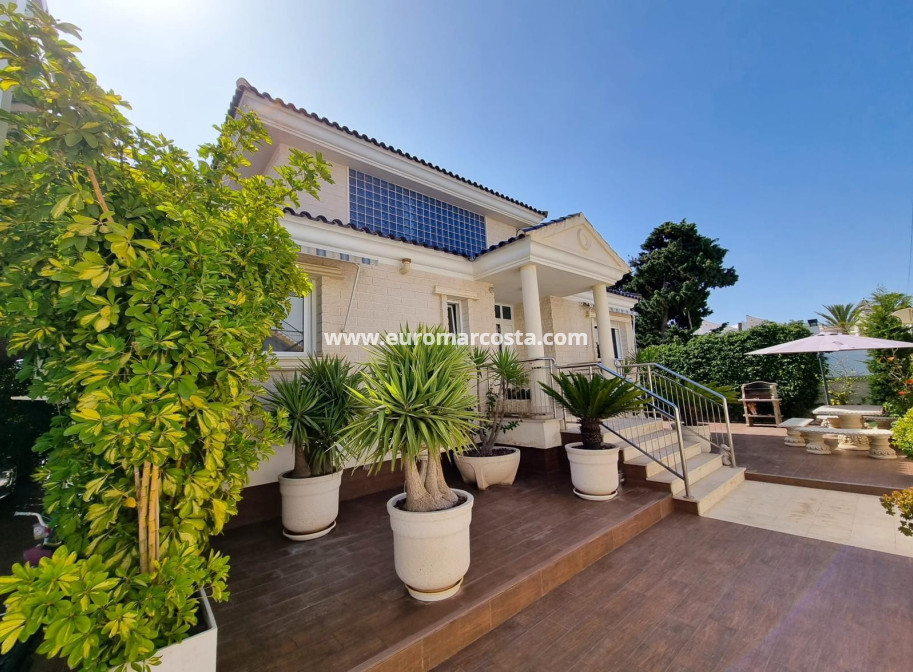 Venta - - CHALET - Torrevieja - La Mata