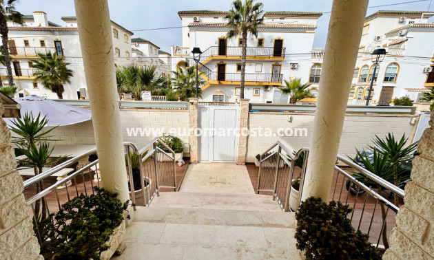 Venta - - CHALET - Torrevieja - La Mata