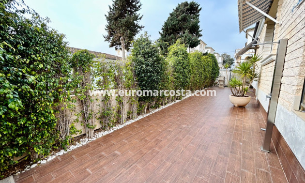 Venta - - CHALET - Torrevieja - La Mata
